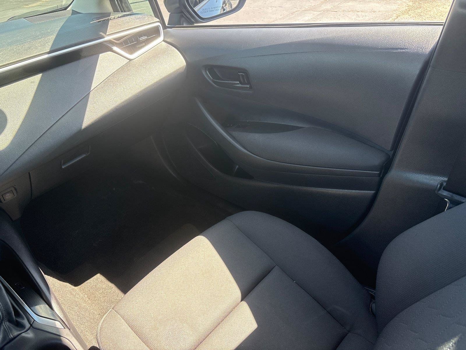 Used 2025 Toyota Corolla LE FWD image 17