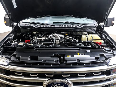 Used 2023 Ford F250 Platinum image 12