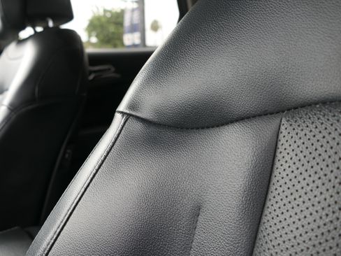 Used 2023 Kia Sportage EX FWD image 13