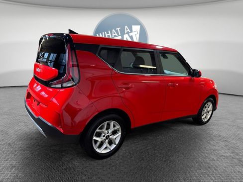 Certified 2023 Kia Soul LX w/ LX Technology Package FWD image 3