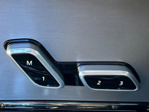 Used 2025 Land Rover Range Rover Sport SE image 24