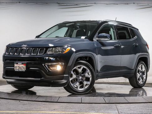 Used 2018 Jeep Compass Limited w/ Navigation Group FWD image 1