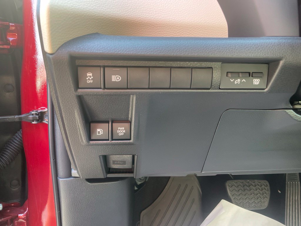 New 2026 Toyota Sienna Limited FWD image 19
