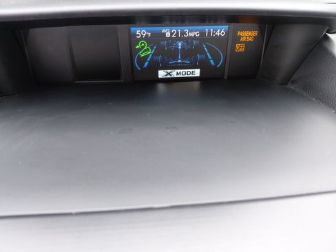 Used 2015 Subaru Forester 2.5i Touring AWD/4WD image 11