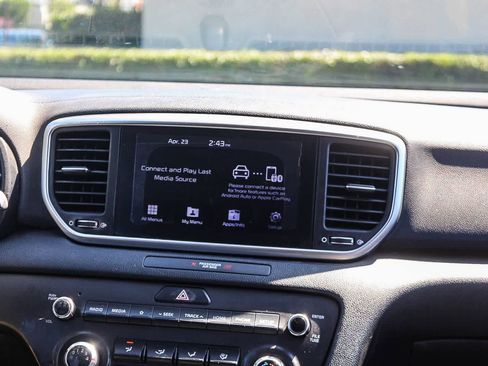 Used 2020 Kia Sportage LX AWD/4WD image 18