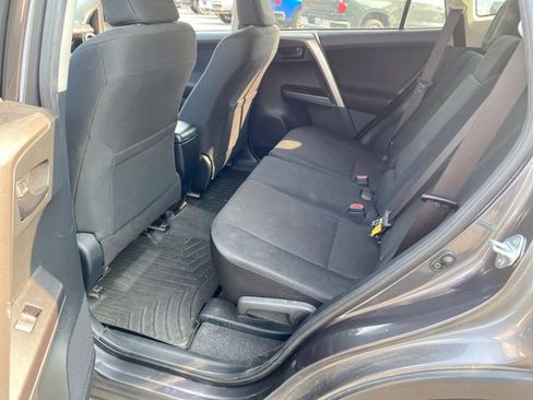 Used 2016 Toyota RAV4 LE AWD/4WD image 13