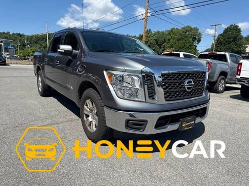 Used 2017 Nissan Titan SV RWD image 1