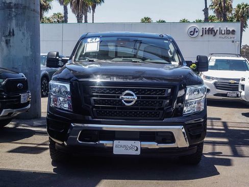 Used 2021 Nissan Titan SV w/ SV Convenience Package AWD/4WD image 2