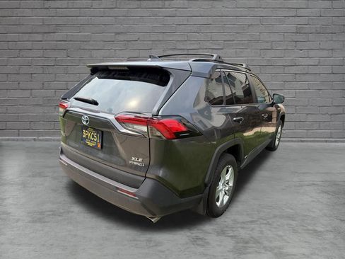 Used 2020 Toyota RAV4 XLE w/ Convenience Package AWD/4WD image 11