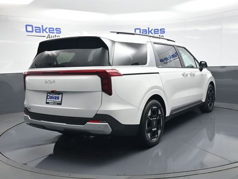 New 2026 Kia Carnival EX FWD image 8