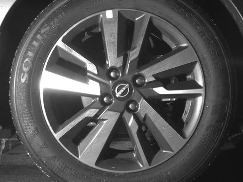 Used 2025 Nissan Versa SV FWD image 13