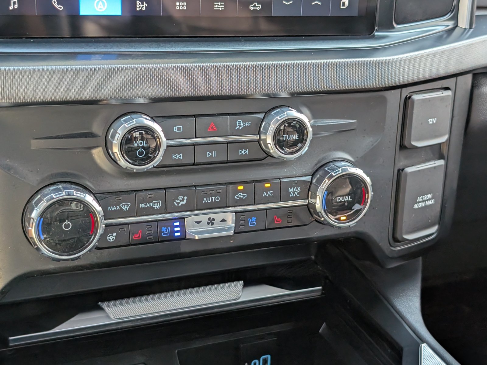 Used 2025 Ford F350 Platinum AWD/4WD image 15