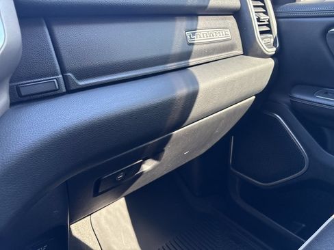 Certified 2021 RAM 1500 Laramie w/ Off Road Group AWD/4WD image 33