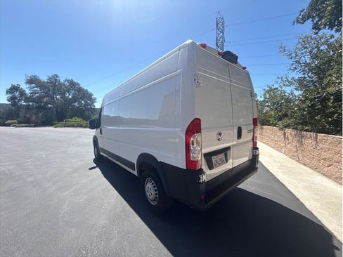 Used 2025 RAM ProMaster 2500 w/ Convenience Group FWD image 8