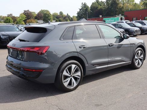 Used 2024 Audi Q8 e-tron Premium image 5