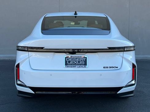 New 2026 Lexus ES 350e FWD image 9