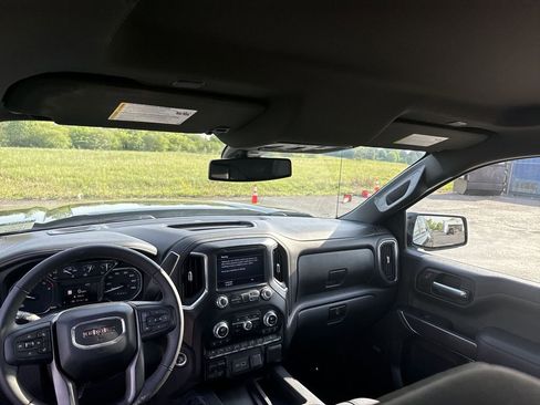 Certified 2022 GMC Sierra 1500 AT4 w/ AT4 Premium Package image 27