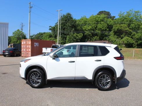 Used 2022 Nissan Rogue S FWD image 9