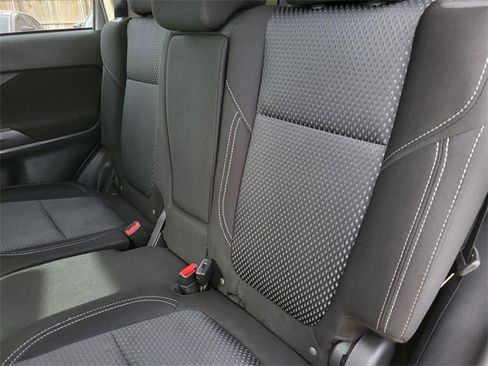 Used 2020 Mitsubishi Outlander ES image 12