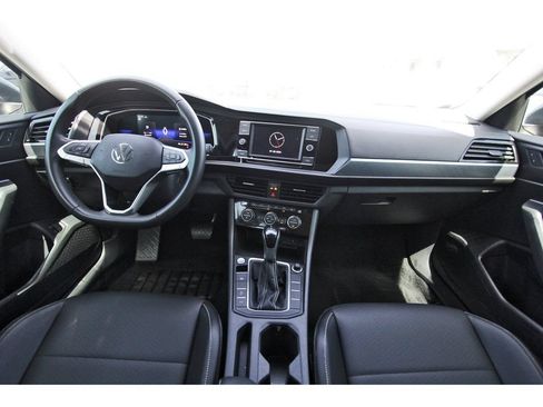 Used 2022 Volkswagen Jetta SE FWD image 12