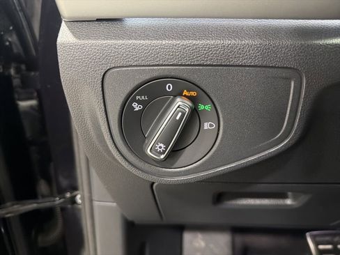 Used 2022 Volkswagen Atlas Cross Sport SEL R-Line image 23