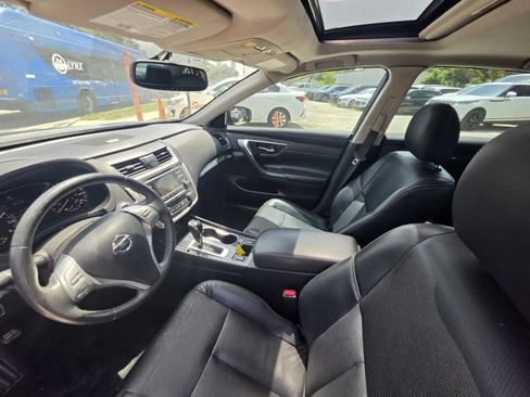 Used 2017 Nissan Altima 2.5 SL w/ Moonroof Package FWD image 8