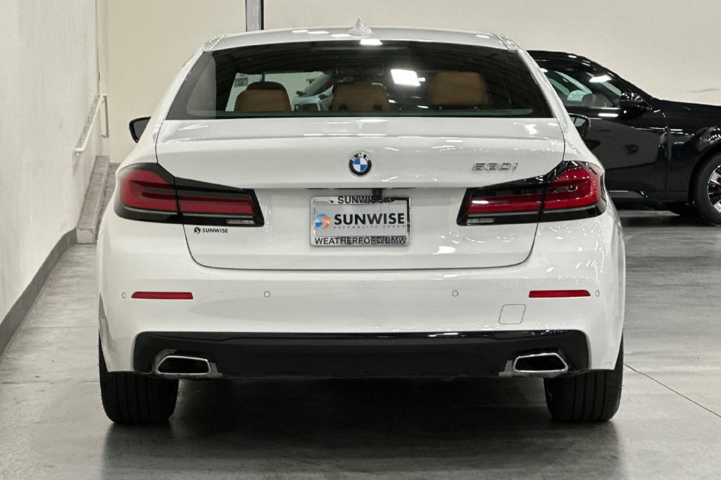 Used 2023 BMW 530i w/ Convenience Package RWD image 5