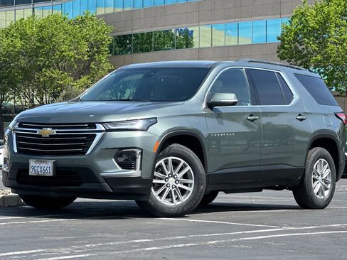 Certified 2023 Chevrolet Traverse LT FWD image 8
