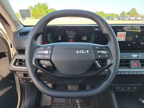 Used 2025 Kia K4 FWD image 19