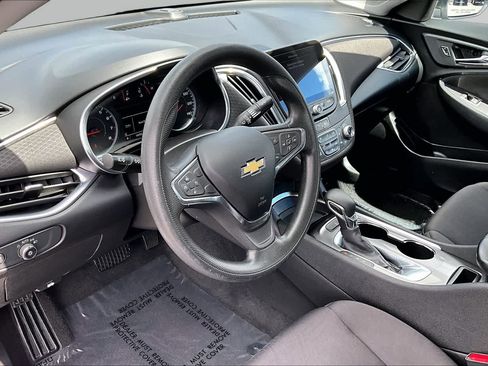 Used 2021 Chevrolet Malibu LT FWD image 17