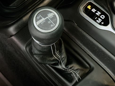 Used 2023 Jeep Wrangler Unlimited Sahara AWD/4WD image 25
