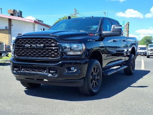 Used 2024 RAM 2500 Big Horn w/ Night Edition AWD/4WD image 3