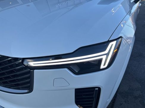 Certified 2025 Volvo XC90 B6 Plus image 8