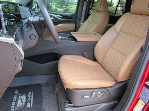Certified 2024 Cadillac Escalade Sport w/ LPO, ONYX Package AWD/4WD image 21