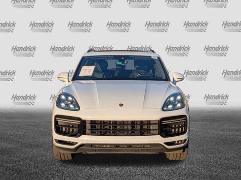 Used 2021 Porsche Cayenne Turbo image 3