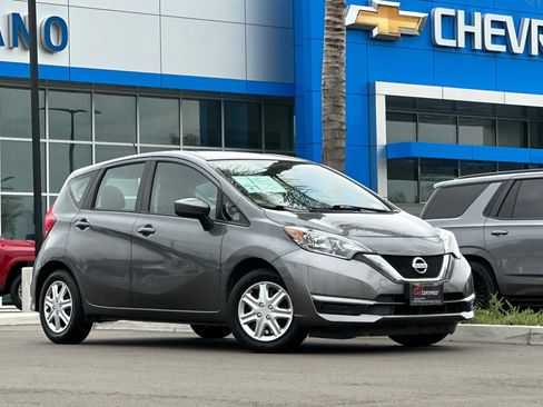 Used 2018 Nissan Versa Note SV FWD image 2
