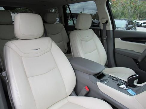 Certified 2024 Cadillac XT6 Premium Luxury image 10