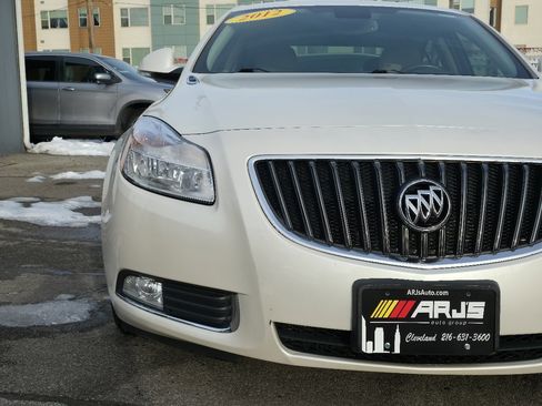 Used 2012 Buick Regal Premium image 3