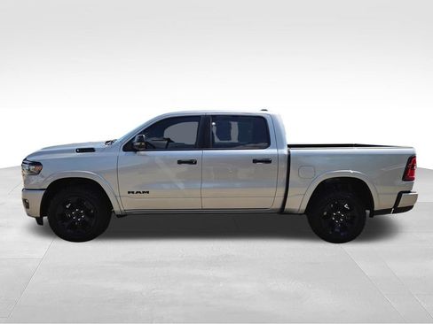 Used 2025 RAM 1500 Big Horn AWD/4WD image 4
