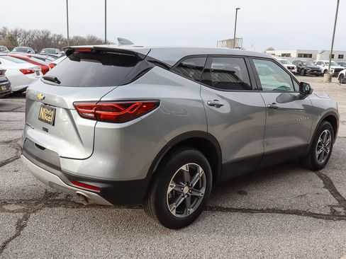 Used 2025 Chevrolet Blazer LT image 4