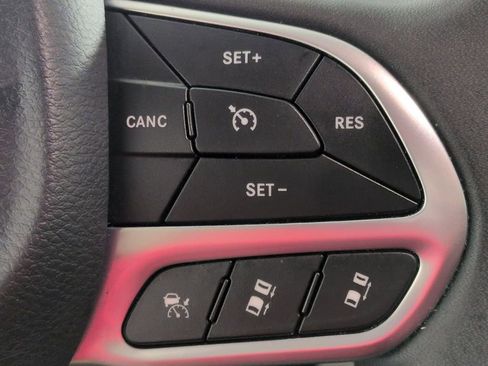 Certified 2024 Chrysler Pacifica Touring-L image 19