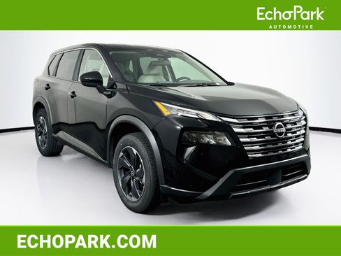 Used 2025 Nissan Rogue SV FWD image 1