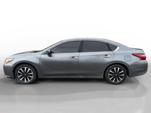 Used 2018 Nissan Altima 2.5 SV FWD image 2