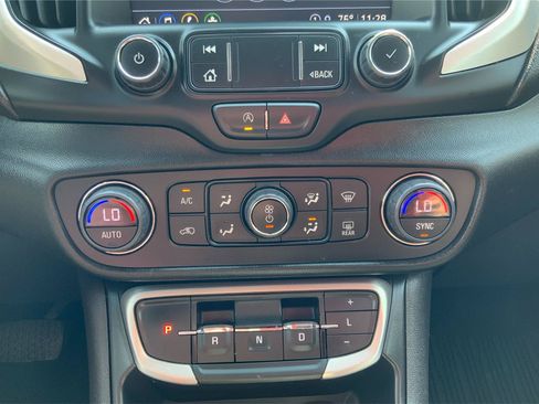 Used 2024 GMC Terrain SLT AWD/4WD image 34
