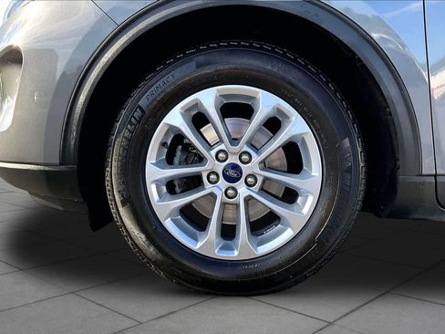 Used 2022 Ford Escape SE FWD image 11