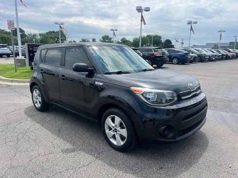 Used 2019 Kia Soul w/ Convenience Package FWD image 3