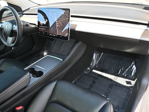 Used 2022 Tesla Model 3 RWD image 10