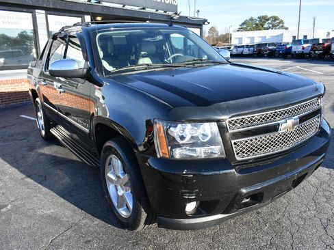 Used 2009 Chevrolet Avalanche LTZ image 3