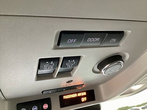 Used 2020 Cadillac Escalade Luxury image 15