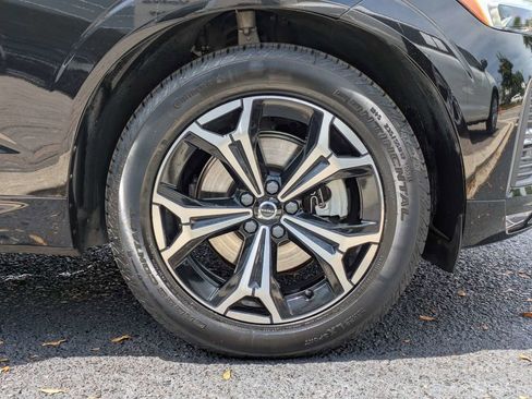 Certified 2022 Volvo XC60 B5 Momentum FWD image 11